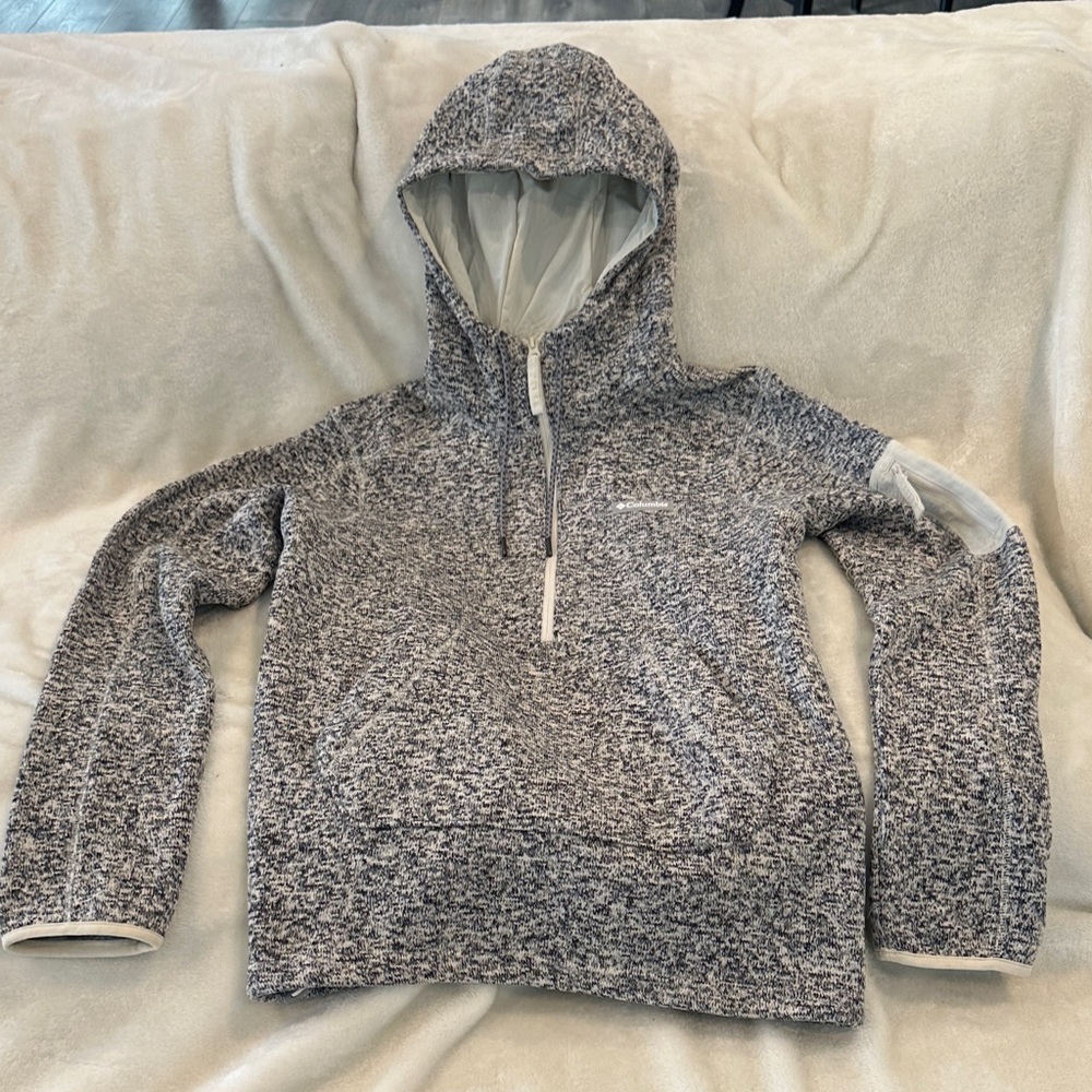 Columbia Black and White Knit Sweater